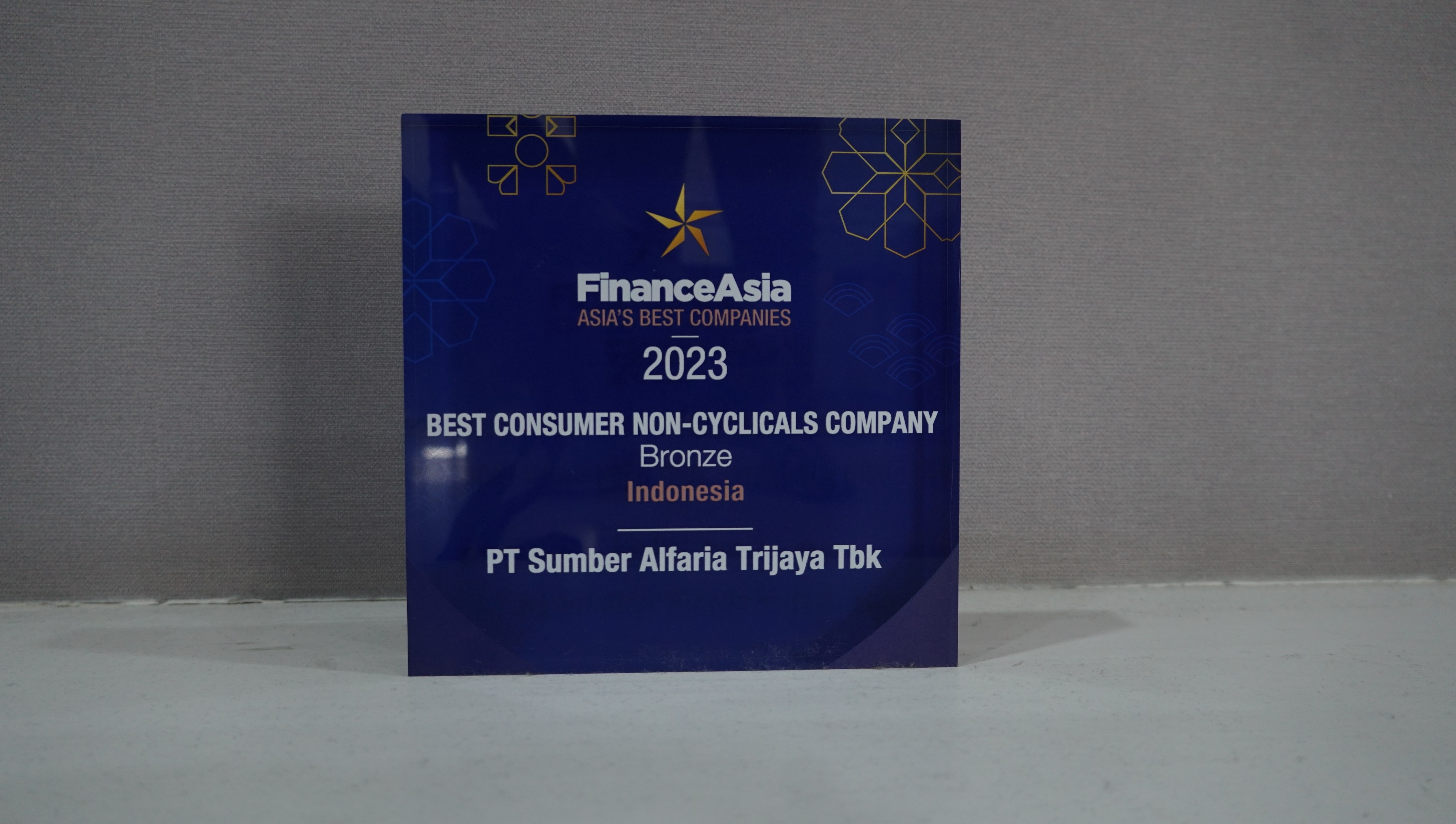 Image reward Asia’s Best Companies 2023: Best Consumer Non-Cyclicals Company Bronze Indonesia dari Finance Asia