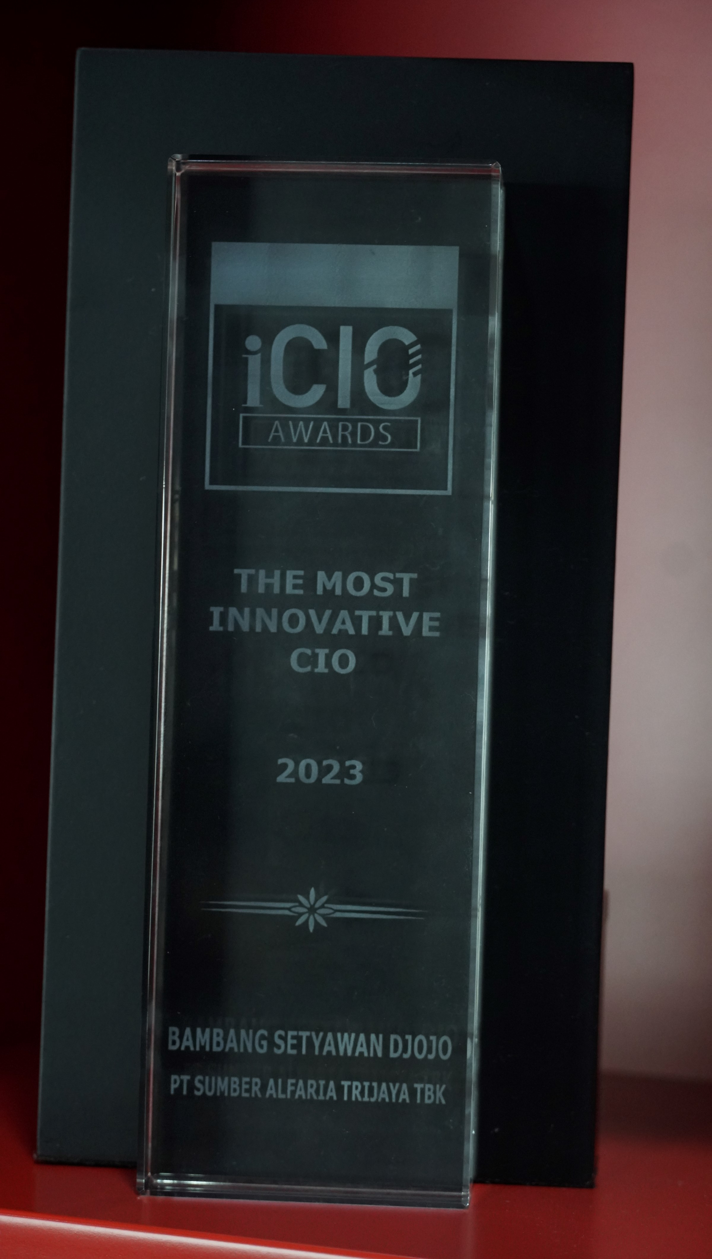Image reward The Most Innovative CIO 2023 dari iCIO Award