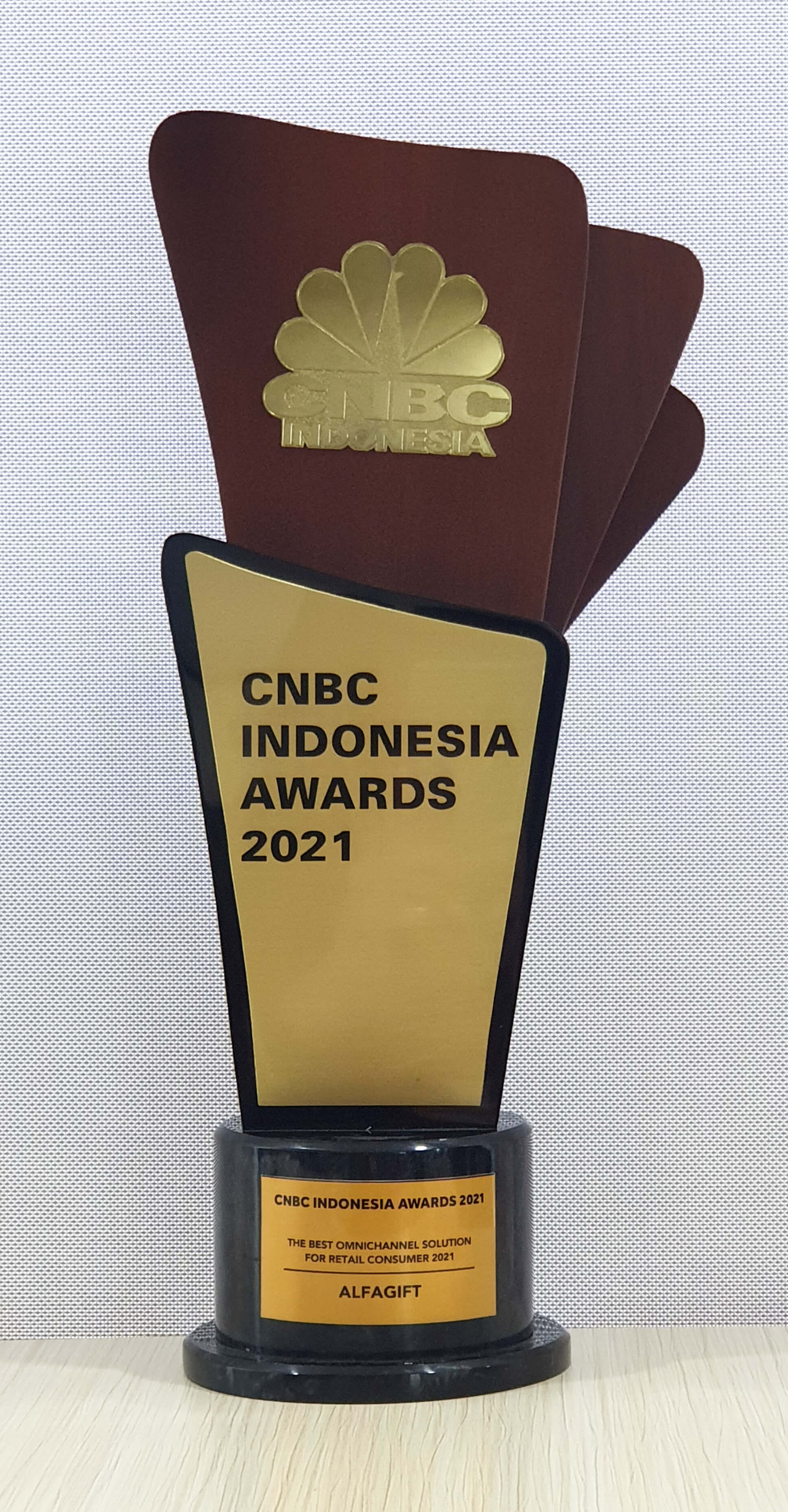 Image reward CNBC INDONESIA AWARDS 2021, the Best Omnichannel for Retail Consumer 2021